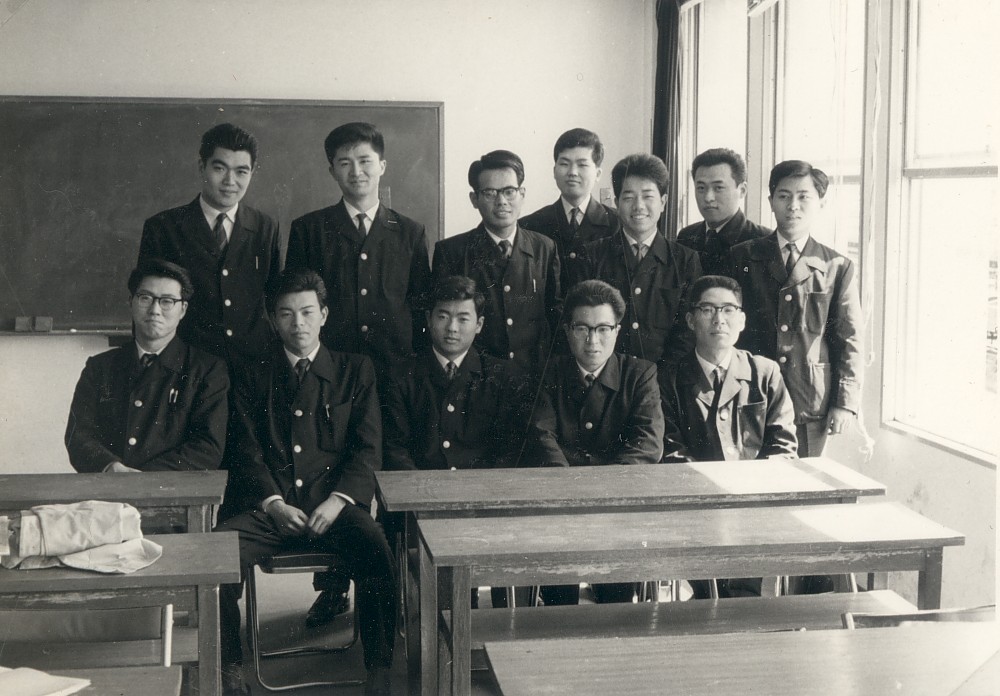 小田急電鉄学卒新入社員研修・後列左３人目　1963年４月