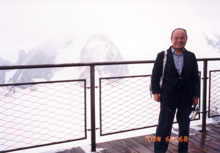 霧のモンブラン展望台（3,842ｍ）　2003年６月