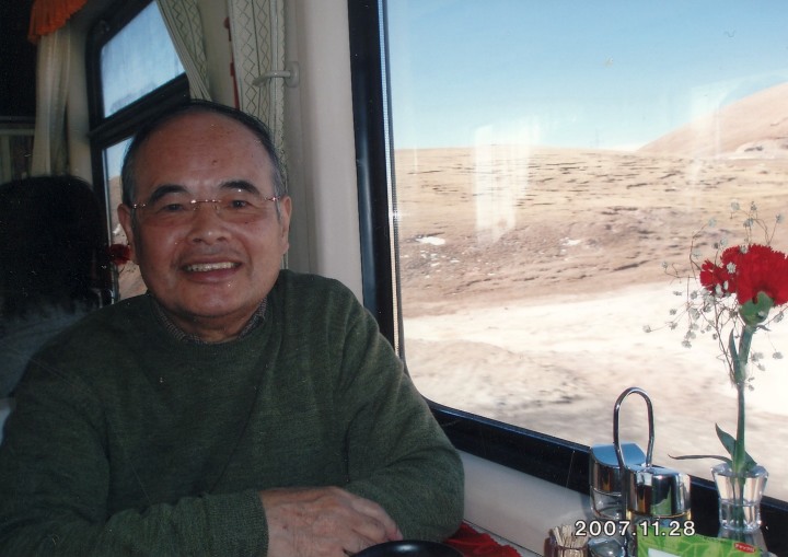 青海チベット鉄道の食堂車内　2007年11月